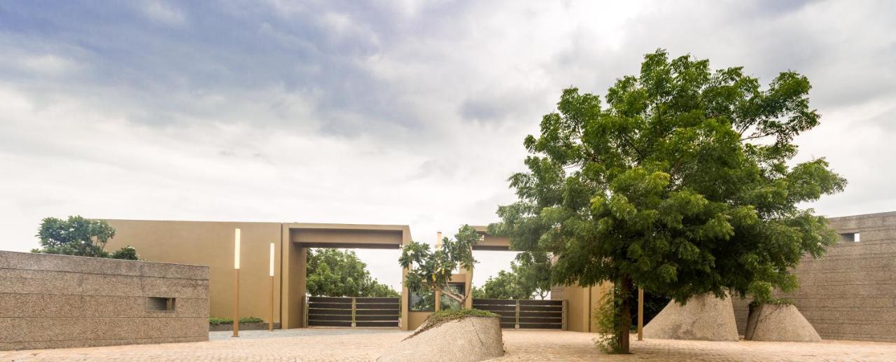 Life At Repose- Lake Villas Resort & Club Chor Warodra エクステリア 写真
