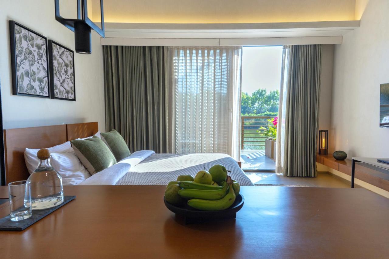 Life At Repose- Lake Villas Resort & Club Chor Warodra エクステリア 写真