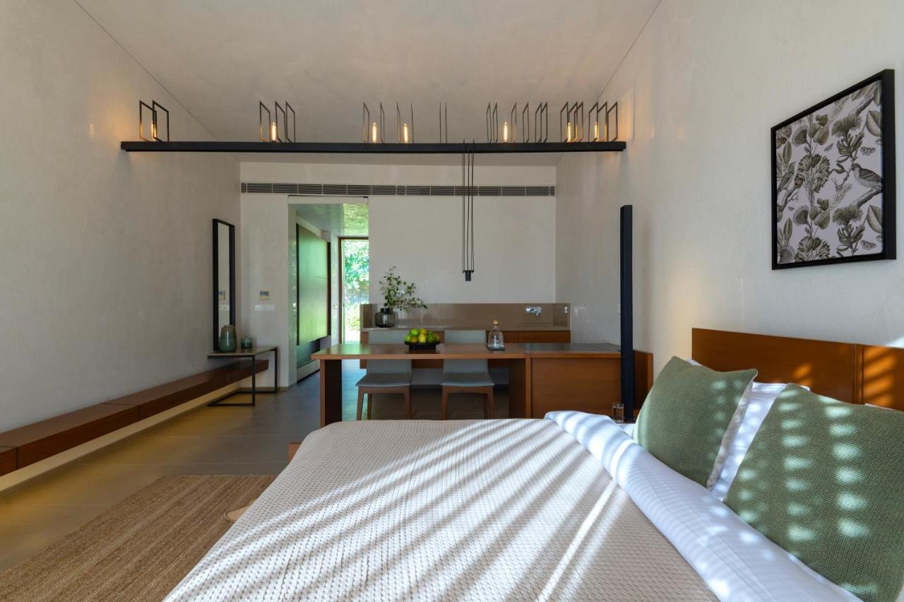 Life At Repose- Lake Villas Resort & Club Chor Warodra エクステリア 写真